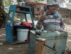 Bukan Hanya Menjadi Mata Pencaharian,Penjual Kue Ape Asal Sukabumi Ini ,Niatnya Berjualan Sebagai Upaya Menjaga Punahnya Kue tradisional Yang Mulai Dilupakan .